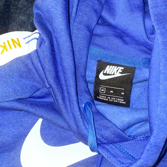 Women's Nike (cropped Fit) - Picture 3 of 3